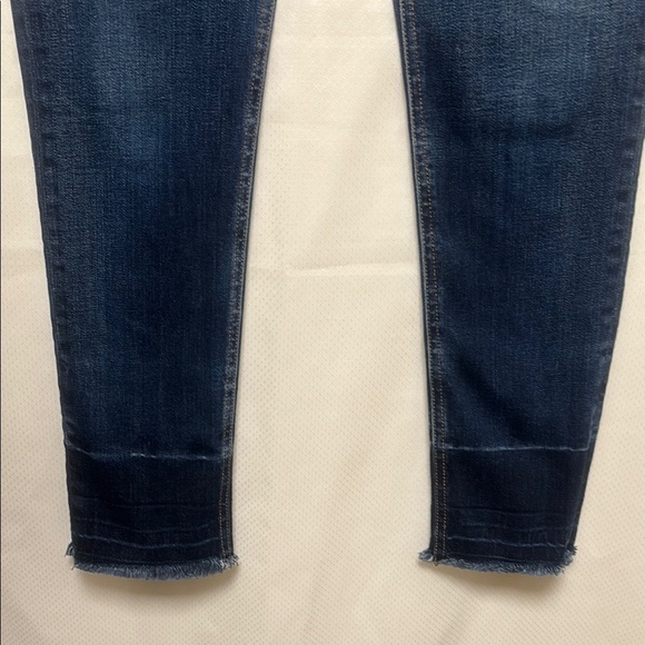 Rag & Bone Blue Ankle Cropped Jeans with Streamlined Silhouette - Picture 4 of 13
